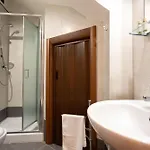 Cs *